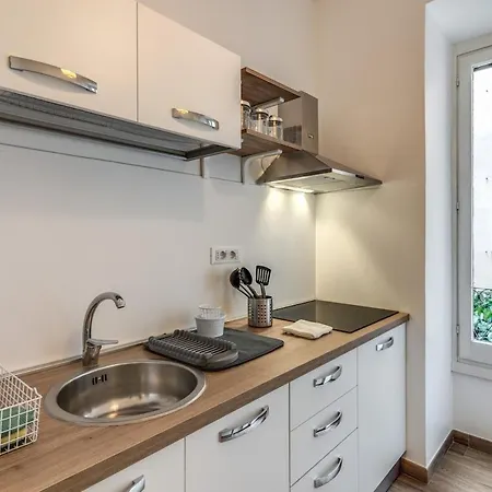 Dimora Lunetta - Modern Flat In Vatican District Rome