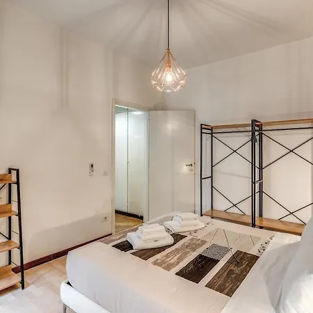 アパート Dimora Lunetta - Modern Flat In Vatican District ローマ